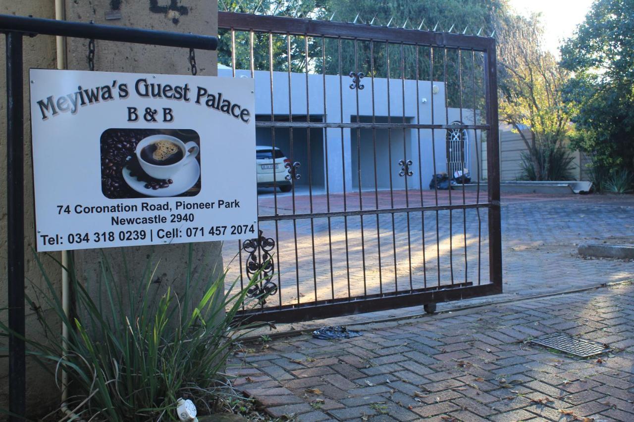 Meyiwa Guest Palace Newcastle Bagian luar foto
