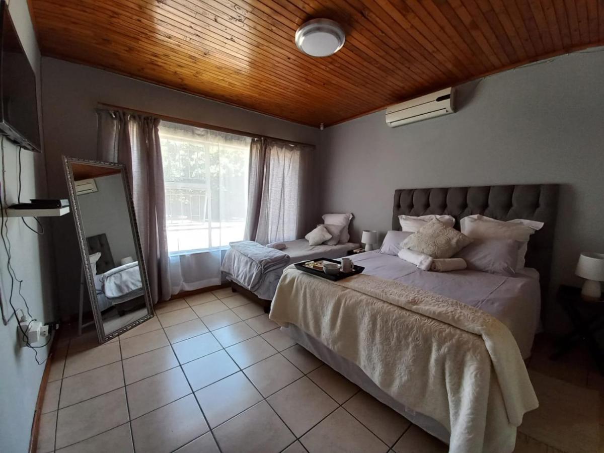 Meyiwa Guest Palace Newcastle Bagian luar foto